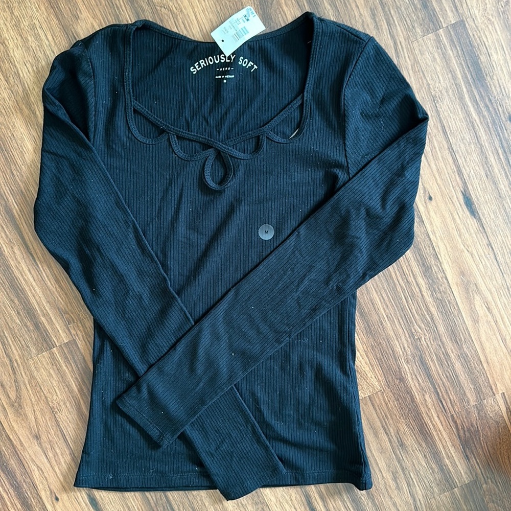 American Eagle - seriously soft long sleeve - Size M - New with tags